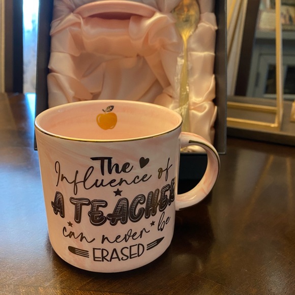 Pink Swirl Teacher Tea Mug with Matching Lid and Gold Spoon NIB - Picture 2 of 6